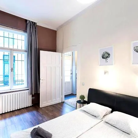 Vaci Street - Location In Budapest, Steps From The Danube Lejlighed *