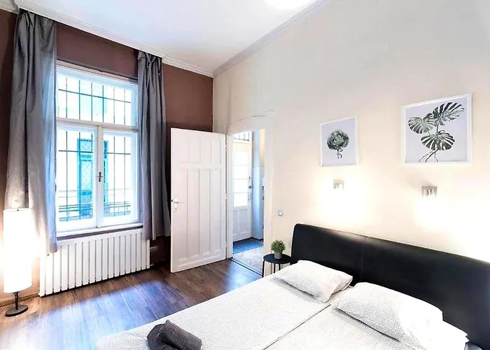 Vaci Street - Location In Budapest, Steps From The Danube Apartament *