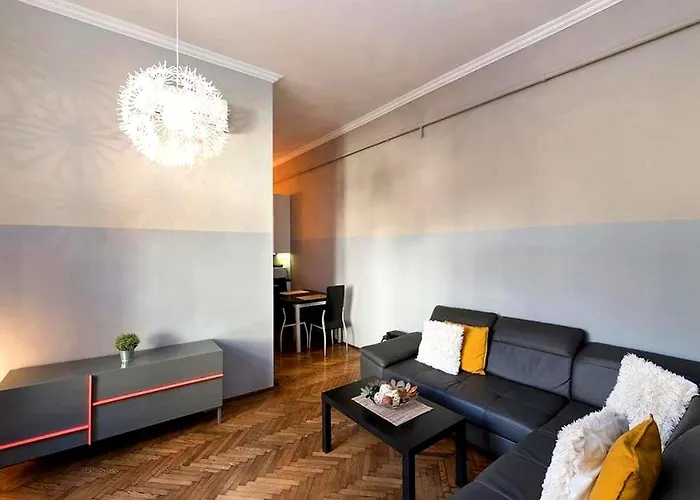 Vaci Street - Location In Budapest, Steps From The Danube